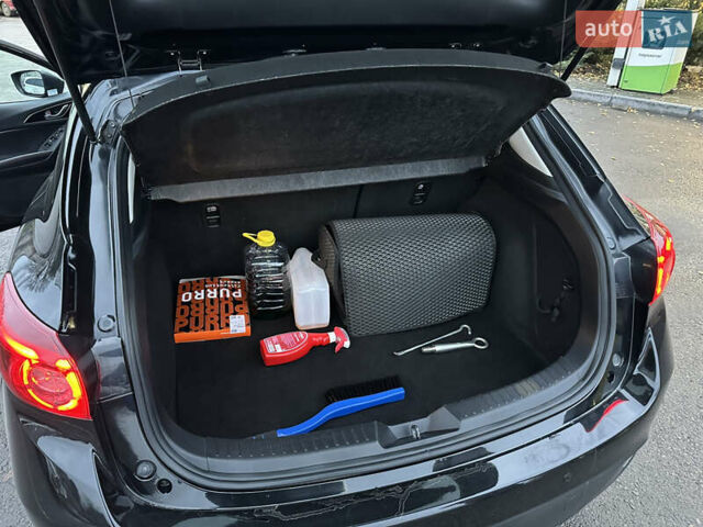 Чорний Мазда 3, об'ємом двигуна 2.2 л та пробігом 98 тис. км за 11950 $, фото 6 на Automoto.ua