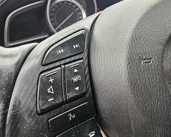 Черный Мазда 3, объемом двигателя 1.5 л и пробегом 170 тыс. км за 3200 $, фото 14 на Automoto.ua