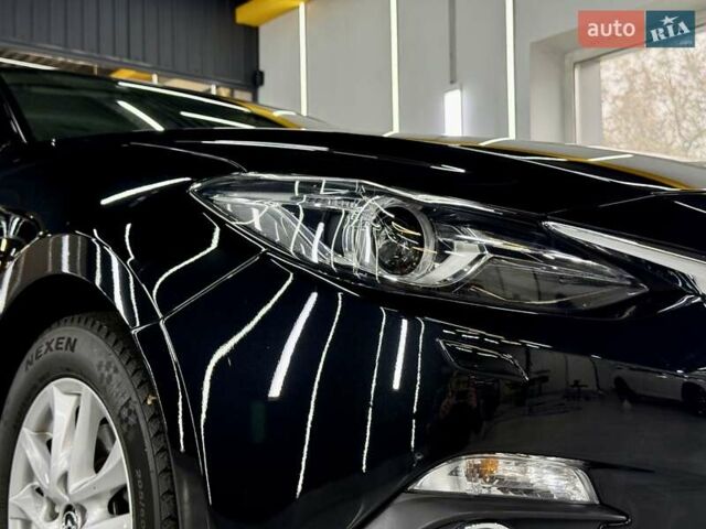 Черный Мазда 3, объемом двигателя 2 л и пробегом 112 тыс. км за 14900 $, фото 3 на Automoto.ua