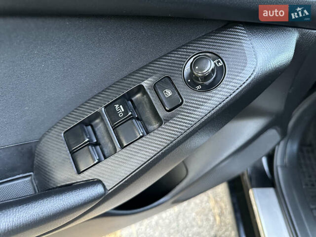 Черный Мазда 3, объемом двигателя 2 л и пробегом 143 тыс. км за 13850 $, фото 36 на Automoto.ua