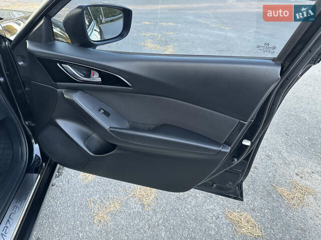 Черный Мазда 3, объемом двигателя 2 л и пробегом 143 тыс. км за 13850 $, фото 45 на Automoto.ua