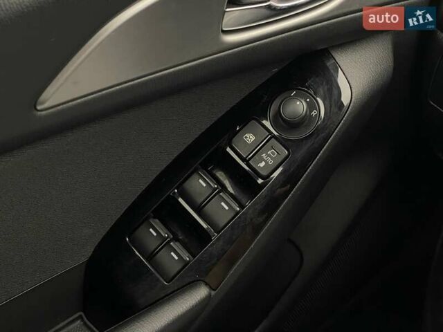 Черный Мазда 3, объемом двигателя 1.5 л и пробегом 209 тыс. км за 13057 $, фото 14 на Automoto.ua