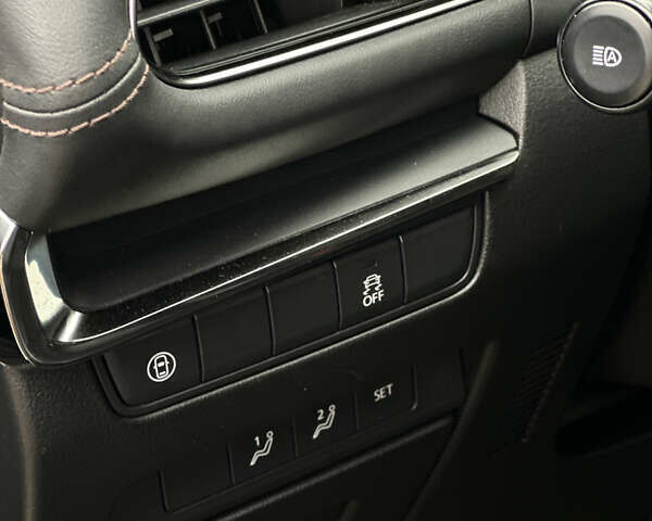 Чорний Мазда 3, об'ємом двигуна 2.49 л та пробігом 86 тис. км за 16350 $, фото 15 на Automoto.ua