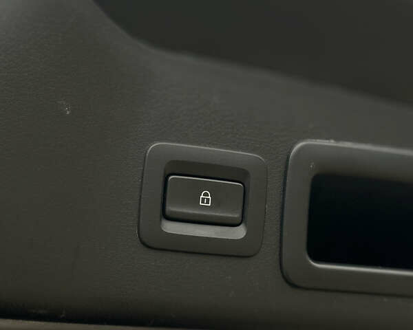 Чорний Мазда 3, об'ємом двигуна 2.49 л та пробігом 86 тис. км за 16350 $, фото 32 на Automoto.ua