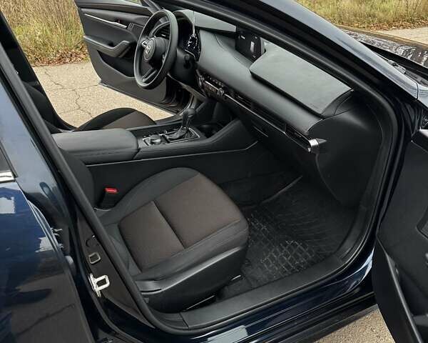 Чорний Мазда 3, об'ємом двигуна 2.5 л та пробігом 21 тис. км за 18200 $, фото 17 на Automoto.ua