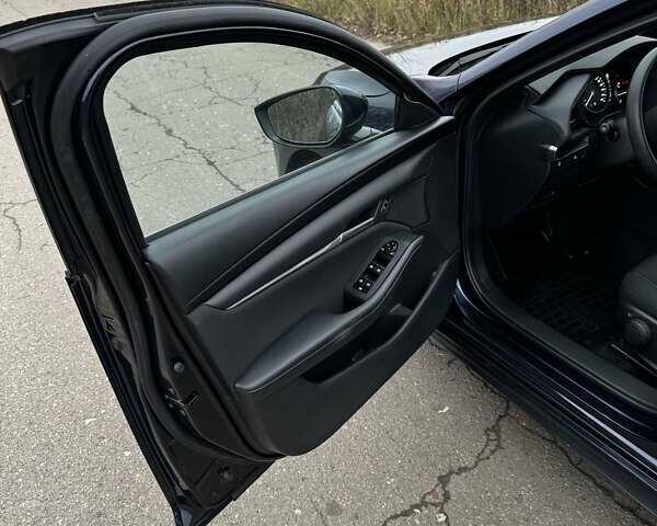 Чорний Мазда 3, об'ємом двигуна 2.5 л та пробігом 21 тис. км за 18200 $, фото 15 на Automoto.ua