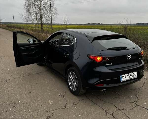 Чорний Мазда 3, об'ємом двигуна 2.5 л та пробігом 21 тис. км за 18200 $, фото 4 на Automoto.ua