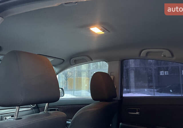 Черный Мазда 3, объемом двигателя 2 л и пробегом 292 тыс. км за 3700 $, фото 19 на Automoto.ua