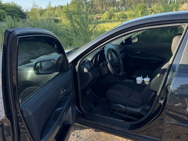 Черный Мазда 3, объемом двигателя 1.6 л и пробегом 190 тыс. км за 5000 $, фото 2 на Automoto.ua