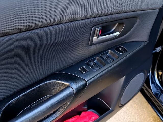 Черный Мазда 3, объемом двигателя 2 л и пробегом 281 тыс. км за 3250 $, фото 9 на Automoto.ua