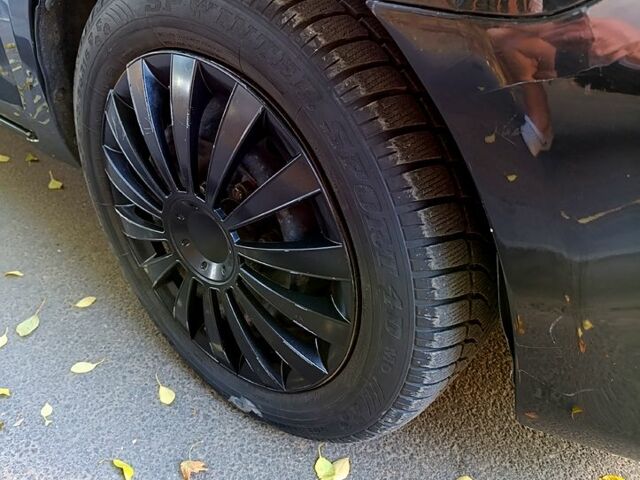 Черный Мазда 3, объемом двигателя 2 л и пробегом 281 тыс. км за 3250 $, фото 13 на Automoto.ua