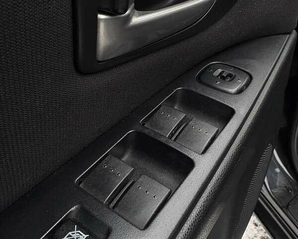 Чорний Мазда 3, об'ємом двигуна 1.6 л та пробігом 255 тис. км за 4000 $, фото 9 на Automoto.ua