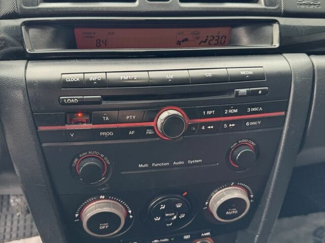 Чорний Мазда 3, об'ємом двигуна 1.6 л та пробігом 220 тис. км за 4200 $, фото 13 на Automoto.ua