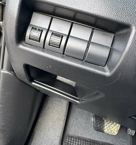Чорний Мазда 3, об'ємом двигуна 1.6 л та пробігом 237 тис. км за 5850 $, фото 42 на Automoto.ua