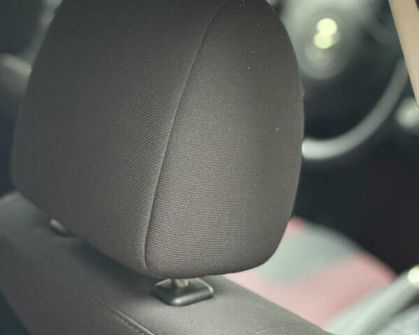 Черный Мазда 3, объемом двигателя 1.6 л и пробегом 192 тыс. км за 5500 $, фото 19 на Automoto.ua