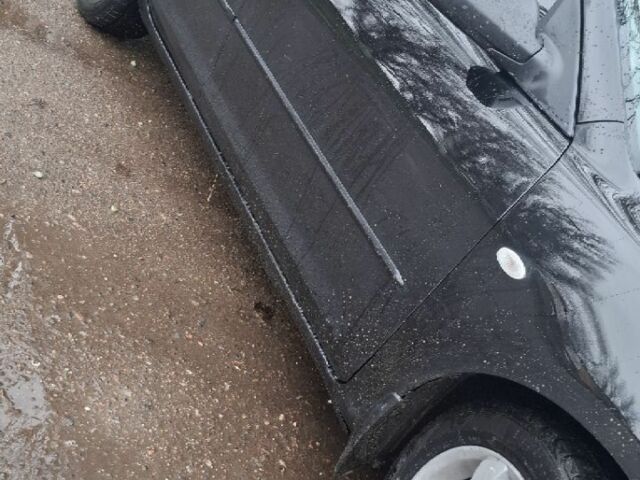 Черный Мазда 3, объемом двигателя 1.6 л и пробегом 300 тыс. км за 3800 $, фото 3 на Automoto.ua