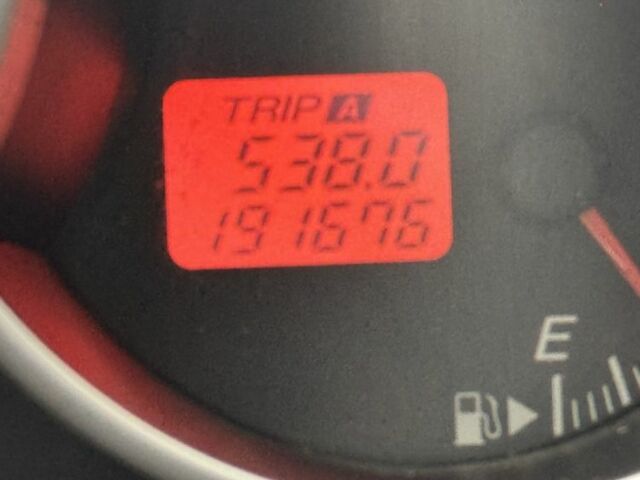 Чорний Мазда 3, об'ємом двигуна 1.6 л та пробігом 192 тис. км за 5500 $, фото 3 на Automoto.ua