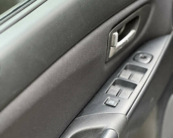 Черный Мазда 3, объемом двигателя 1.6 л и пробегом 192 тыс. км за 5500 $, фото 15 на Automoto.ua