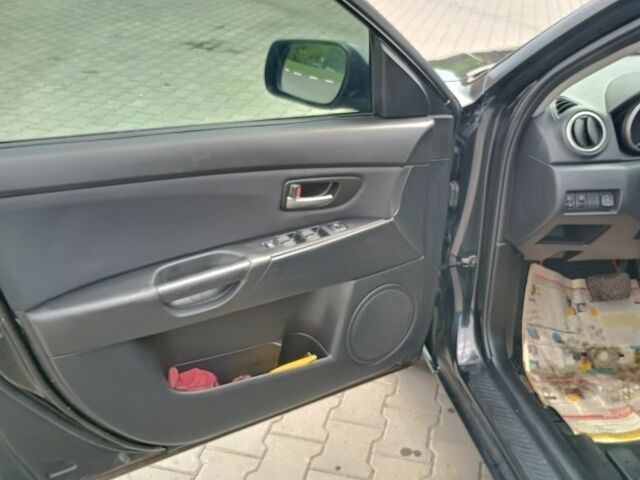 Чорний Мазда 3, об'ємом двигуна 1.6 л та пробігом 265 тис. км за 5400 $, фото 11 на Automoto.ua