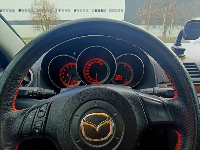 Черный Мазда 3, объемом двигателя 2 л и пробегом 187 тыс. км за 5300 $, фото 1 на Automoto.ua