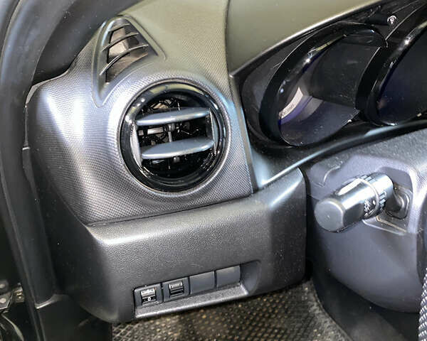 Черный Мазда 3, объемом двигателя 1.6 л и пробегом 176 тыс. км за 5800 $, фото 2 на Automoto.ua