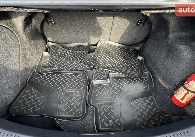 Чорний Мазда 3, об'ємом двигуна 1.6 л та пробігом 237 тис. км за 5850 $, фото 53 на Automoto.ua