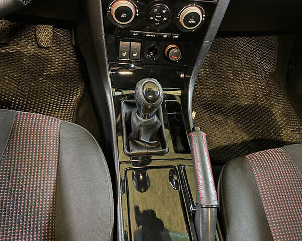 Черный Мазда 3, объемом двигателя 1.6 л и пробегом 176 тыс. км за 5800 $, фото 1 на Automoto.ua