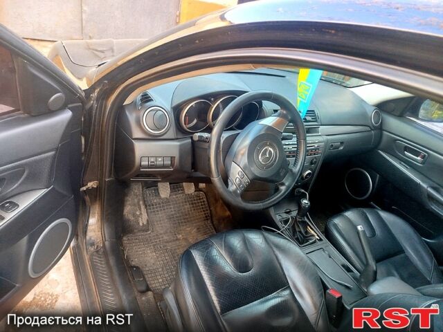 Чорний Мазда 3, об'ємом двигуна 2 л та пробігом 156 тис. км за 3700 $, фото 4 на Automoto.ua
