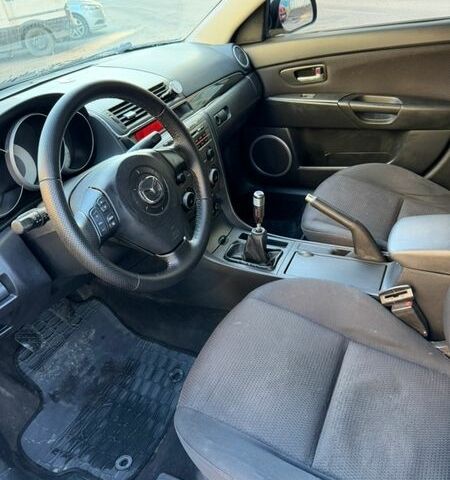 Черный Мазда 3, объемом двигателя 1.6 л и пробегом 301 тыс. км за 3500 $, фото 5 на Automoto.ua