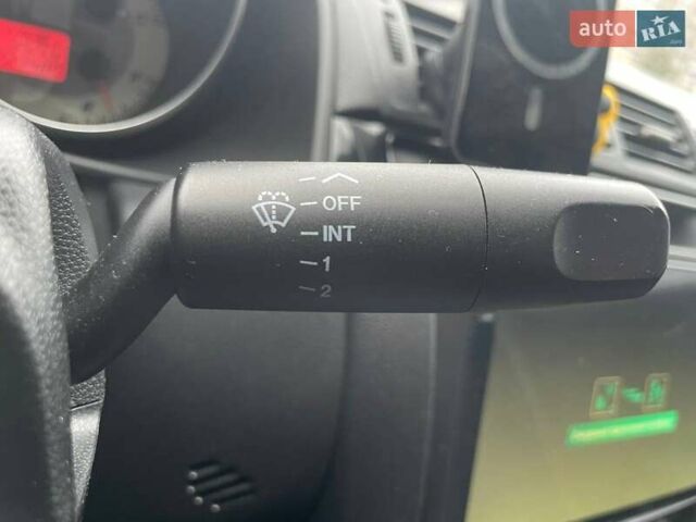 Чорний Мазда 3, об'ємом двигуна 1.6 л та пробігом 223 тис. км за 6490 $, фото 18 на Automoto.ua