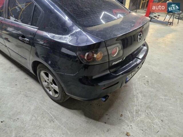 Черный Мазда 3, объемом двигателя 1.6 л и пробегом 240 тыс. км за 4200 $, фото 4 на Automoto.ua