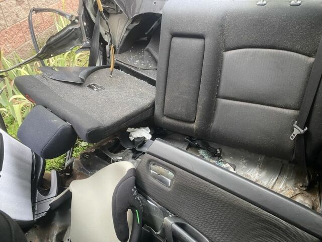 Чорний Мазда 3, об'ємом двигуна 1.6 л та пробігом 200 тис. км за 1700 $, фото 8 на Automoto.ua