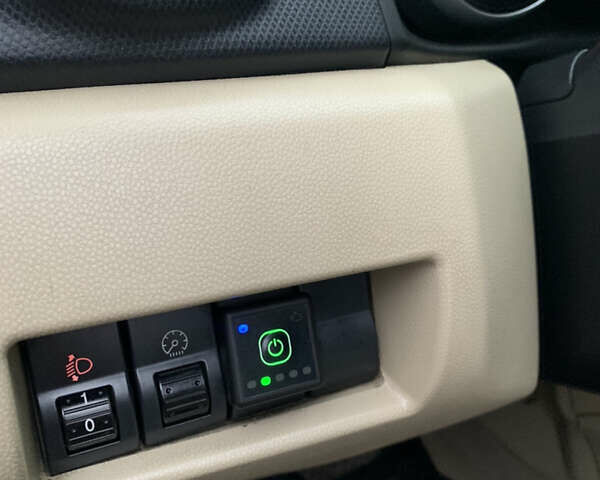 Черный Мазда 3, объемом двигателя 1.6 л и пробегом 200 тыс. км за 4999 $, фото 17 на Automoto.ua