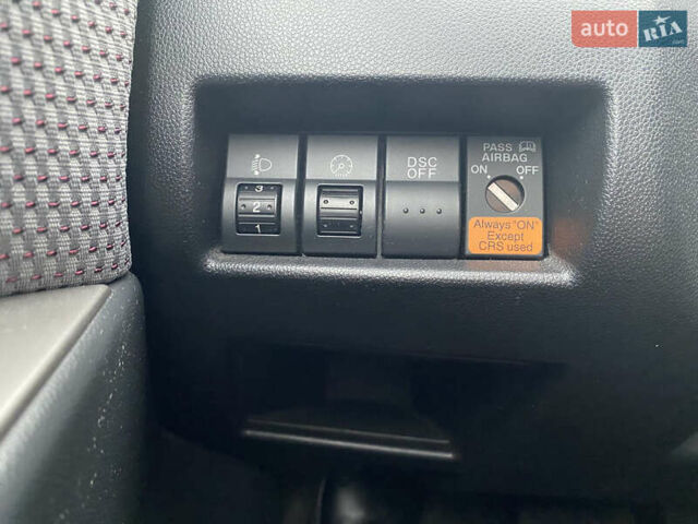 Чорний Мазда 3, об'ємом двигуна 1.6 л та пробігом 188 тис. км за 6800 $, фото 17 на Automoto.ua