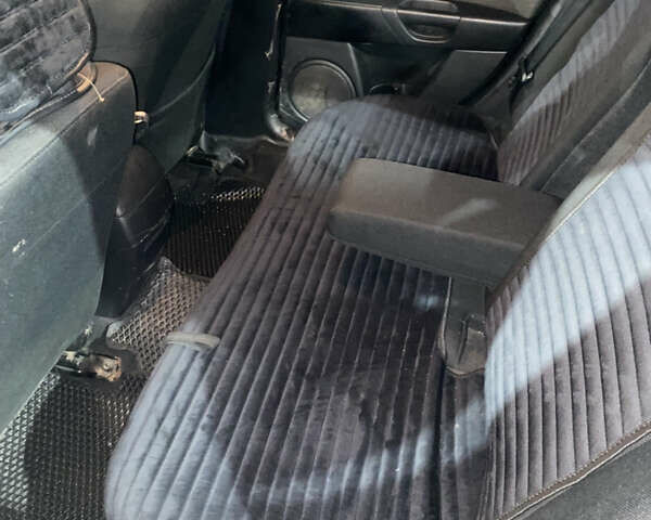 Чорний Мазда 3, об'ємом двигуна 1.6 л та пробігом 257 тис. км за 5100 $, фото 10 на Automoto.ua