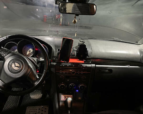 Чорний Мазда 3, об'ємом двигуна 1.6 л та пробігом 257 тис. км за 5100 $, фото 14 на Automoto.ua