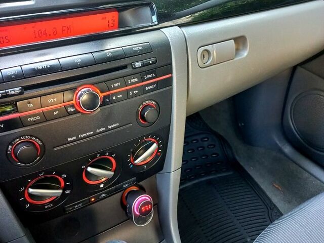 Чорний Мазда 3, об'ємом двигуна 1.6 л та пробігом 247 тис. км за 4200 $, фото 2 на Automoto.ua