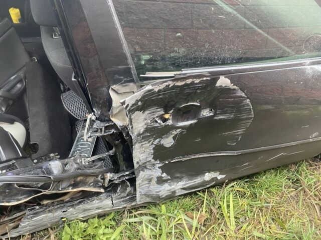 Чорний Мазда 3, об'ємом двигуна 1.6 л та пробігом 200 тис. км за 1700 $, фото 7 на Automoto.ua