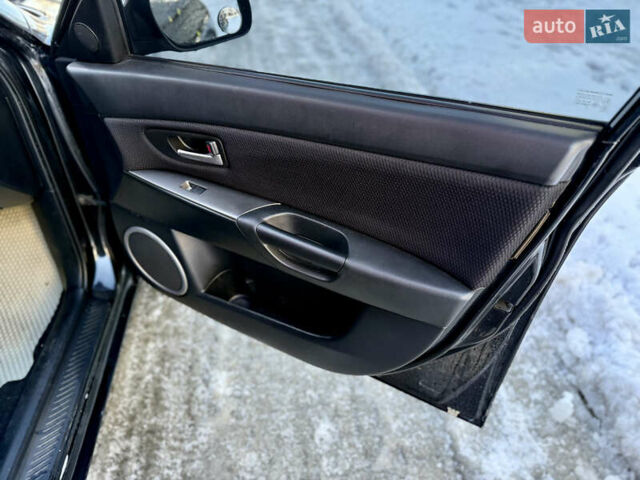 Черный Мазда 3, объемом двигателя 1.6 л и пробегом 210 тыс. км за 3950 $, фото 10 на Automoto.ua