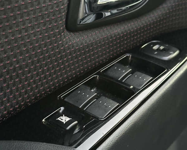 Черный Мазда 3, объемом двигателя 1.6 л и пробегом 225 тыс. км за 5900 $, фото 10 на Automoto.ua