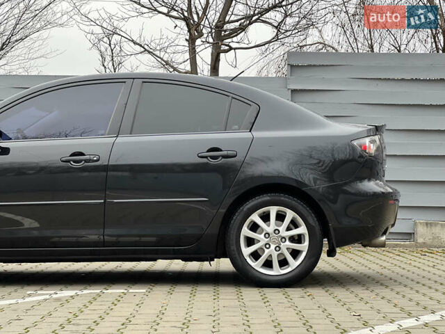Черный Мазда 3, объемом двигателя 1.6 л и пробегом 256 тыс. км за 5450 $, фото 9 на Automoto.ua