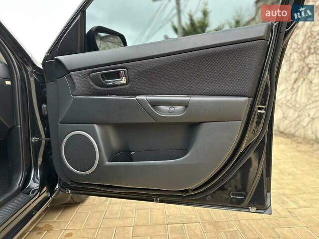 Черный Мазда 3, объемом двигателя 1.6 л и пробегом 130 тыс. км за 7700 $, фото 61 на Automoto.ua