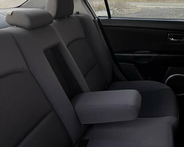 Черный Мазда 3, объемом двигателя 1.6 л и пробегом 153 тыс. км за 6200 $, фото 15 на Automoto.ua