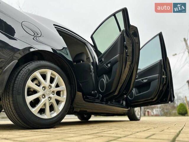 Черный Мазда 3, объемом двигателя 1.6 л и пробегом 130 тыс. км за 7700 $, фото 51 на Automoto.ua