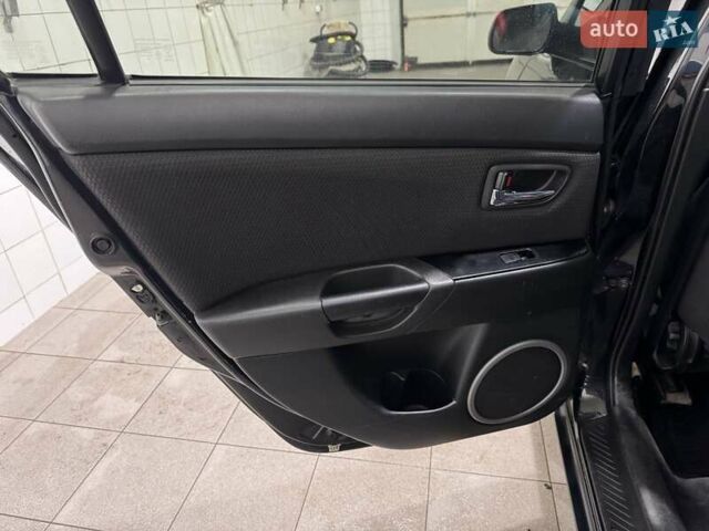 Черный Мазда 3, объемом двигателя 1.6 л и пробегом 222 тыс. км за 5450 $, фото 12 на Automoto.ua