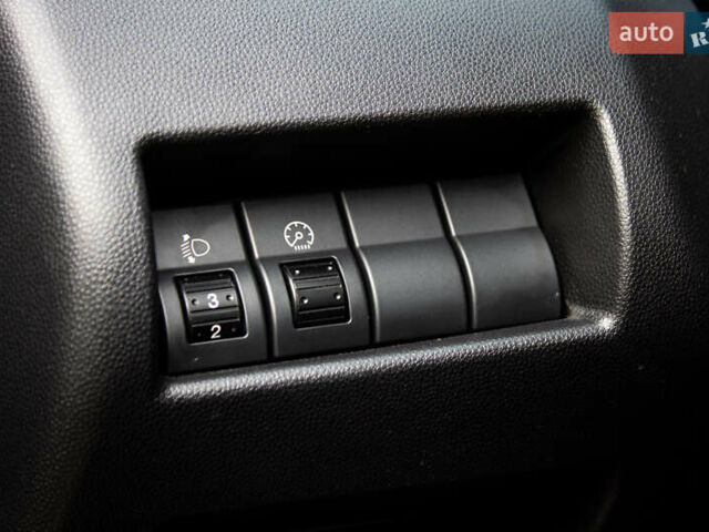 Черный Мазда 3, объемом двигателя 1.6 л и пробегом 185 тыс. км за 6350 $, фото 27 на Automoto.ua