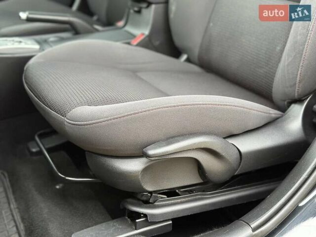 Черный Мазда 3, объемом двигателя 1.6 л и пробегом 130 тыс. км за 7700 $, фото 57 на Automoto.ua