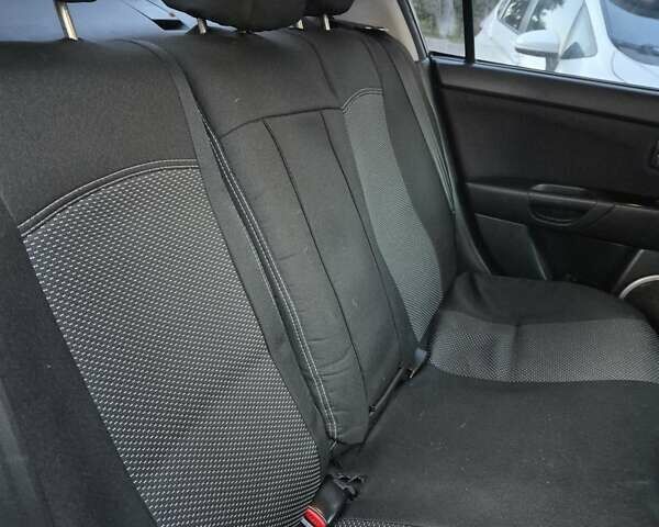 Чорний Мазда 3, об'ємом двигуна 1.6 л та пробігом 253 тис. км за 5200 $, фото 25 на Automoto.ua