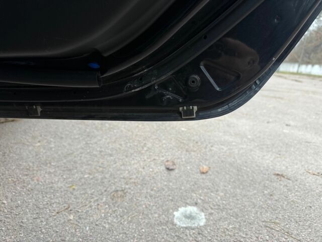 Чорний Мазда 3, об'ємом двигуна 1.6 л та пробігом 183 тис. км за 6150 $, фото 17 на Automoto.ua