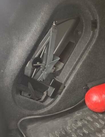 Черный Мазда 3, объемом двигателя 1.6 л и пробегом 146 тыс. км за 4800 $, фото 17 на Automoto.ua